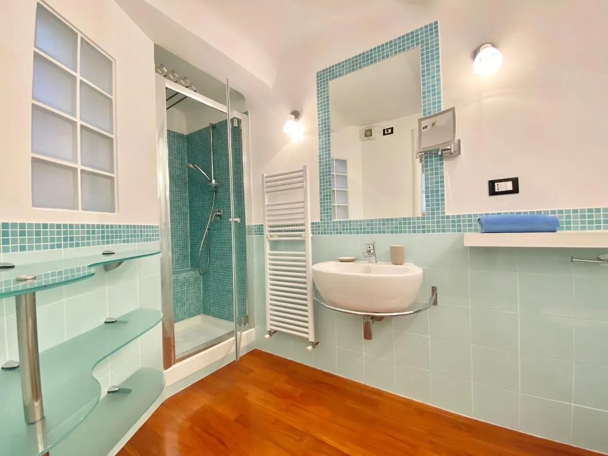 Casaviva - Comfy Central Bilo In Genova 0*, Genua Italien